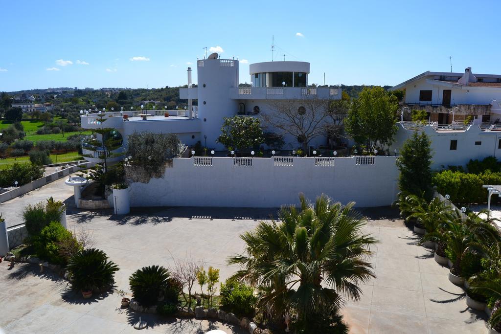Hotel Falco D'Oro Cisternino Eksteriør bilde